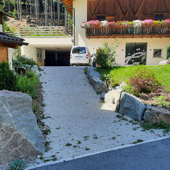 Vialetto pavimentato